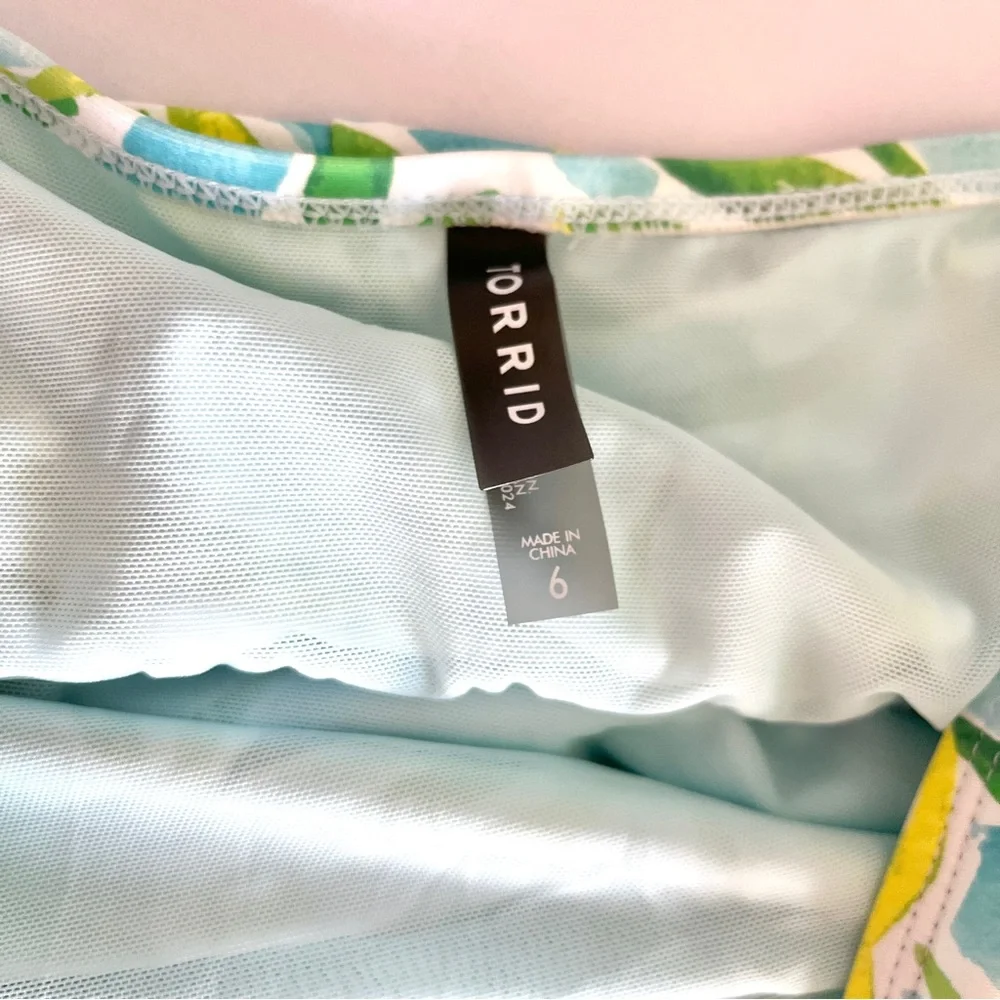 Torrid NEW Swimsuit Dress plus 6X one piece Side Cinch Fitted wireless shelf bra